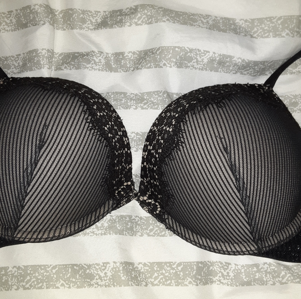 Victoria's secret plunge bra 36b padded